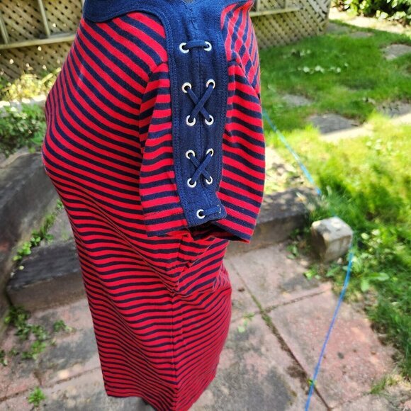 P269. Chaps Red & Navy striped Boat-necked short-sleeved tee-shirt |M - Picture 3 of 4